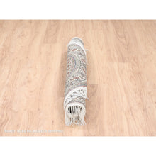 Load image into Gallery viewer, 4&#39;x4&#39; Hand Knotted Ivory Wool Fish Medallion Design Tabriz Mahi Oriental Round Rug FWR375546