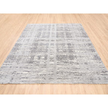 Load image into Gallery viewer, 8&#39;x8&#39; Modern Criss Cross Erased Design Hand Spun Undyed Natural Wool Hand Knotted Light Gray Oriental Square Rug FWR377352