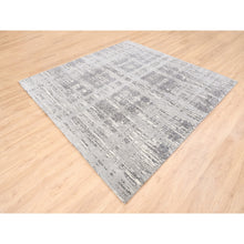 Load image into Gallery viewer, 8&#39;x8&#39; Modern Criss Cross Erased Design Hand Spun Undyed Natural Wool Hand Knotted Light Gray Oriental Square Rug FWR377352