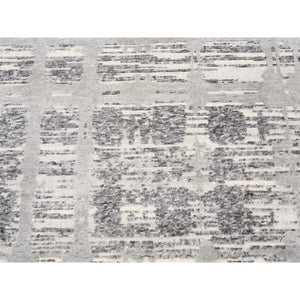 8'x8' Modern Criss Cross Erased Design Hand Spun Undyed Natural Wool Hand Knotted Light Gray Oriental Square Rug FWR377352