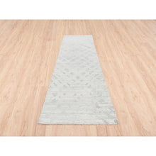 Load image into Gallery viewer, 4&#39;x12&#39; Modern Hand Spun Undyed Natural Wool Cut And Loop Pile Hand Knotted Ivory With Gray Oriental Wide Runner Rug FWR377436