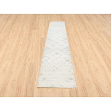 Load image into Gallery viewer, 2&#39;7&quot;x12&#39; Hand Spun Undyed Natural Wool Modern Hand Knotted Ivory Oriental Runner Rug FWR377514