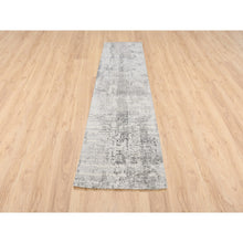 Load image into Gallery viewer, 2&#39;5&quot;x10&#39; Hand Spun Undyed Natural Wool Modern Hand Knotted Light Gray Oriental Runner Rug FWR377526
