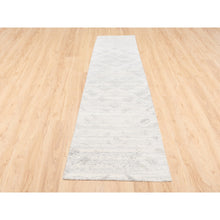 Load image into Gallery viewer, 2&#39;6&quot;x12&#39; Ivory Hand Spun Undyed Natural Wool Modern Hand Knotted Oriental Runner Rug FWR377628