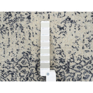 8'x8' Fine Jacquard with Erased Design Wool and Plant Based Silk Hand Loomed Light Gray Oriental Square Rug FWR379542