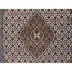 4'1"x6'2" Ivory Tabriz Mahi Wool And Silk Fish Medallion Design Hand Knotted Fine Oriental Rug FWR380064