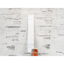 Load image into Gallery viewer, 11&#39;9&quot;x11&#39;9&quot; Tone On Tone Repetitive Curvilinear Design Hand Knotted Undyed Natural Wool Ivory Oriental Round Rug FWR380274