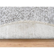 Load image into Gallery viewer, 11&#39;9&quot;x11&#39;9&quot; Hand Knotted Silver Gray Broken Persian Design Wool And Pure Silk Oriental Round Rug FWR380862
