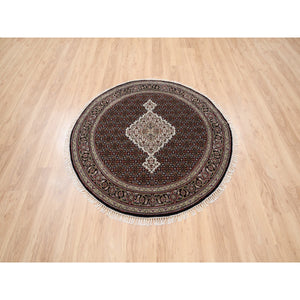 5'x5' 175 KPSI Hand Knotted Rich Black Tabriz Mahi with Fish Medallion Design Wool Oriental Round Rug FWR381258