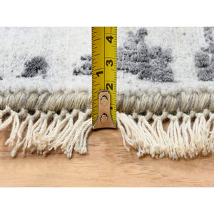 9'9"x9'9" Silver Gray, Erased Persian Design, Wool And Pure Silk Hand Knotted, Round Oriental Rug FWR384354