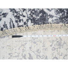 Load image into Gallery viewer, 9&#39;9&quot;x9&#39;9&quot; Silver Gray, Erased Persian Design, Wool And Pure Silk Hand Knotted, Round Oriental Rug FWR384354