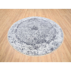 7'10"x7'10" Silver Gray, Erased Persian Design, Wool And Pure Silk Hand Knotted, Round Oriental Rug FWR384516