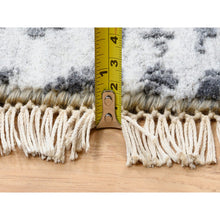 Load image into Gallery viewer, 7&#39;10&quot;x7&#39;10&quot; Silver Gray, Erased Persian Design, Wool And Pure Silk Hand Knotted, Round Oriental Rug FWR384516