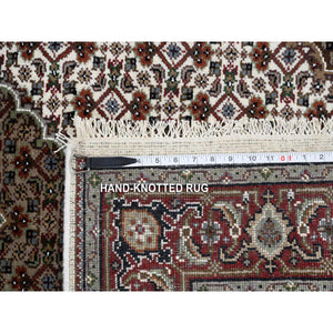 4'x6'1" Laurel Green, Hand Knotted, Plain Solid Design, Soft to the Touch, Pure Silk, Oriental Rug FWR453930