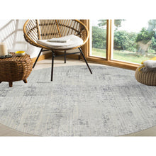 Load image into Gallery viewer, 13&#39;9&quot;x13&#39;9&quot; Light Gray Hand Knotted Modern Hand Spun Undyed Natural Wool Round Oriental Rug FWR385392