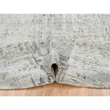 Load image into Gallery viewer, 13&#39;9&quot;x13&#39;9&quot; Light Gray Hand Knotted Modern Hand Spun Undyed Natural Wool Round Oriental Rug FWR385392