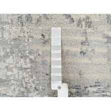 Load image into Gallery viewer, 13&#39;9&quot;x13&#39;9&quot; Light Gray Hand Knotted Modern Hand Spun Undyed Natural Wool Round Oriental Rug FWR385392