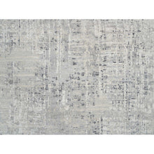 Load image into Gallery viewer, 13&#39;9&quot;x13&#39;9&quot; Light Gray Hand Knotted Modern Hand Spun Undyed Natural Wool Round Oriental Rug FWR385392