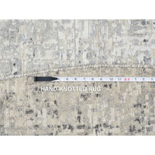 Load image into Gallery viewer, 13&#39;9&quot;x13&#39;9&quot; Light Gray Hand Knotted Modern Hand Spun Undyed Natural Wool Round Oriental Rug FWR385392