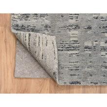 Load image into Gallery viewer, 8&#39;2&quot;x8&#39;2&quot; Light Gray Hand Knotted Modern Criss Cross Erased Design Hand Spun Undyed Natural Wool Square Oriental Rug FWR385398