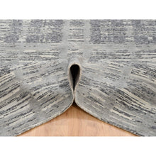 Load image into Gallery viewer, 8&#39;2&quot;x8&#39;2&quot; Light Gray Hand Knotted Modern Criss Cross Erased Design Hand Spun Undyed Natural Wool Square Oriental Rug FWR385398