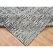 Load image into Gallery viewer, 8&#39;2&quot;x8&#39;2&quot; Light Gray Hand Knotted Modern Criss Cross Erased Design Hand Spun Undyed Natural Wool Square Oriental Rug FWR385398