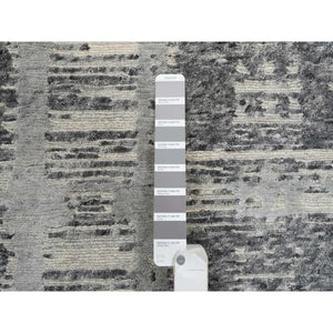 8'2"x8'2" Light Gray Hand Knotted Modern Criss Cross Erased Design Hand Spun Undyed Natural Wool Square Oriental Rug FWR385398