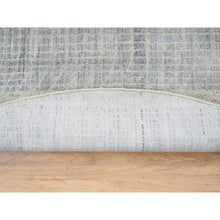 Load image into Gallery viewer, 9&#39;x9&#39; Gray, Tone On Tone Transitional Erased Design, Jacquard Hand Loomed, Wool and Plant Based Silk, Oriental, Round Rug FWR385854