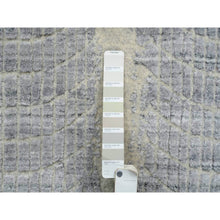 Load image into Gallery viewer, 9&#39;x9&#39; Gray, Tone On Tone Transitional Erased Design, Jacquard Hand Loomed, Wool and Plant Based Silk, Oriental, Round Rug FWR385854