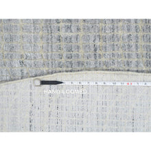 Load image into Gallery viewer, 9&#39;x9&#39; Gray, Tone On Tone Transitional Erased Design, Jacquard Hand Loomed, Wool And Plant Based Silk, Oriental, Round Rug FWR385854