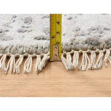 Load image into Gallery viewer, 6&#39;7&quot;x6&#39;7&quot; Gray, Hand Knotted Broken Persian Design, Wool And Pure Silk, Round Oriental Rug FWR385932