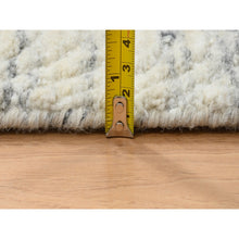 Load image into Gallery viewer, 6&#39;1&quot;x9&#39; Beige, Variegated Textured Modern Design, Pure Wool Hand Loomed, Oriental Rug FWR387540