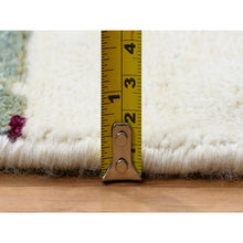 Load image into Gallery viewer, 8&#39;9&quot;x8&#39;9&quot; Colorful, Wool and Sari Silk, Hand Knotted, Modern Abstract Motifs Painter&#39;s Brush Strokes, Round Oriental Rug FWR387990
