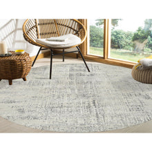 Load image into Gallery viewer, 7&#39;10&quot;x7&#39;10&quot; Light Gray, Hand Spun Undyed Natural Wool, Hand Knotted, Modern Design, Round Oriental Rug FWR388200
