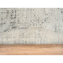 Load image into Gallery viewer, 7&#39;10&quot;x7&#39;10&quot; Light Gray, Hand Spun Undyed Natural Wool, Hand Knotted, Modern Design, Round Oriental Rug FWR388200