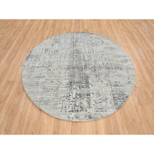 Load image into Gallery viewer, 6&#39;x6&#39; Light Gray, Modern Design, Hand Spun Undyed Natural Wool, Hand Knotted, Round Oriental Rug FWR388206