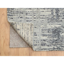 Load image into Gallery viewer, 13&#39;10&quot;x20&#39;2&quot; Light Gray, Hand Spun Undyed Natural Wool, Hand Knotted, Modern Criss Cross Erased Design, Oversized Oriental Rug FWR388290