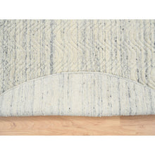 Load image into Gallery viewer, 6&#39;x6&#39; Beige, Soft Wool Hand Loomed, Variegated Textured Modern Design, Round Oriental Rug FWR389028