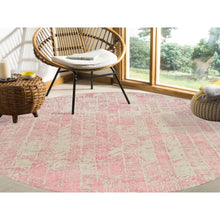 Load image into Gallery viewer, 10&#39;x10&#39; Rose Pink, Wool And Art Silk Jacquard Hand Loomed, All Over Design, Round Oriental Rug FWR389052