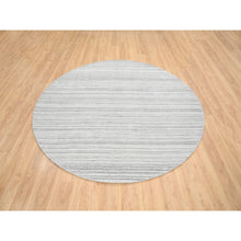 Load image into Gallery viewer, 8&#39;x8&#39; Platinum Gray And Cream, Modern Design Thick And Plush, Plain Hand Loomed Undyed Natural Wool, Round Oriental Rug FWR389892