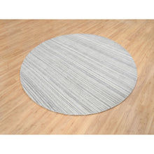 Load image into Gallery viewer, 8&#39;x8&#39; Platinum Gray And Cream, Modern Design Thick And Plush, Plain Hand Loomed Undyed Natural Wool, Round Oriental Rug FWR389892