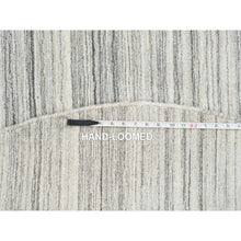Load image into Gallery viewer, 6&#39;x6&#39; Platinum Gray, Cut and Loop Pile, Hand Spun, Modern, Undyed Natural Wool, Hand Knotted, Round, Oriental Rug FWR545034