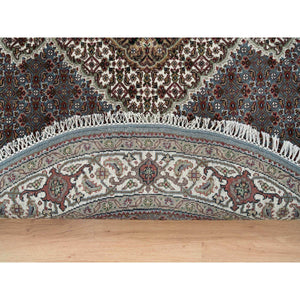 5'x5' Light Gray, Extra Soft Wool, Hand Knotted, 175 Kpsi Tabriz Mahi With Fish Medallion Design, Round Oriental Rug FWR390726