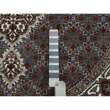 Load image into Gallery viewer, 5&#39;x5&#39; Light Gray, Extra Soft Wool, Hand Knotted, 175 Kpsi Tabriz Mahi With Fish Medallion Design, Round Oriental Rug FWR390726