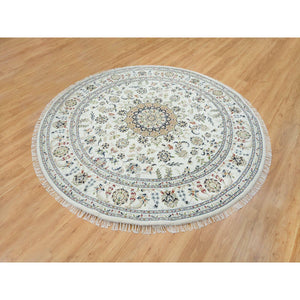 7'10"x7'10" Ivory, Natural Wool Hand Knotted, Nain With Center Medallion Flower Design 250 Kpsi, Round Oriental Rug FWR391788