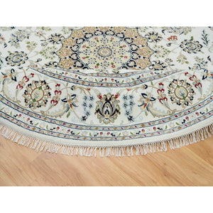 7'10"x7'10" Ivory, Natural Wool Hand Knotted, Nain With Center Medallion Flower Design 250 Kpsi, Round Oriental Rug FWR391788