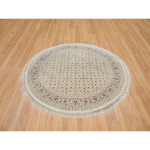 6'3"x6'3" Ivory, Densely Woven Organic Wool, Hand Knotted Herati With All Over Fish Mahi Design, 250 Kpsi, Round Oriental Rug FWR392406