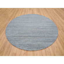 Load image into Gallery viewer, 8&#39;x8&#39; Arsenic Gray, Modern Striae Design, All Wool Hand Loomed, Soft Pile, Round Oriental Rug FWR393312