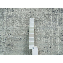 Load image into Gallery viewer, 6&#39;1&quot;x6&#39;1&quot; Light Gray, Hand Knotted, Hand Spun Undyed Natural Wool, Soft Pile, Modern Design, Round Oriental Rug FWR393918
