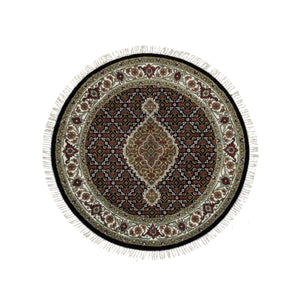 3'4"x3'4" Obsidian Black with Vista White, Tabriz Mahi with Unique Round Fish Medallion Design, 175 KPSI, Hand Knotted, Natural Wool, Oriental Rug FWR394704